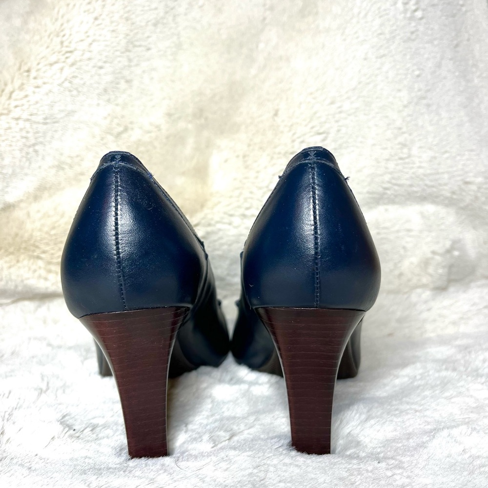 Elegant Navy Blue Heels - Picture 4 of 5